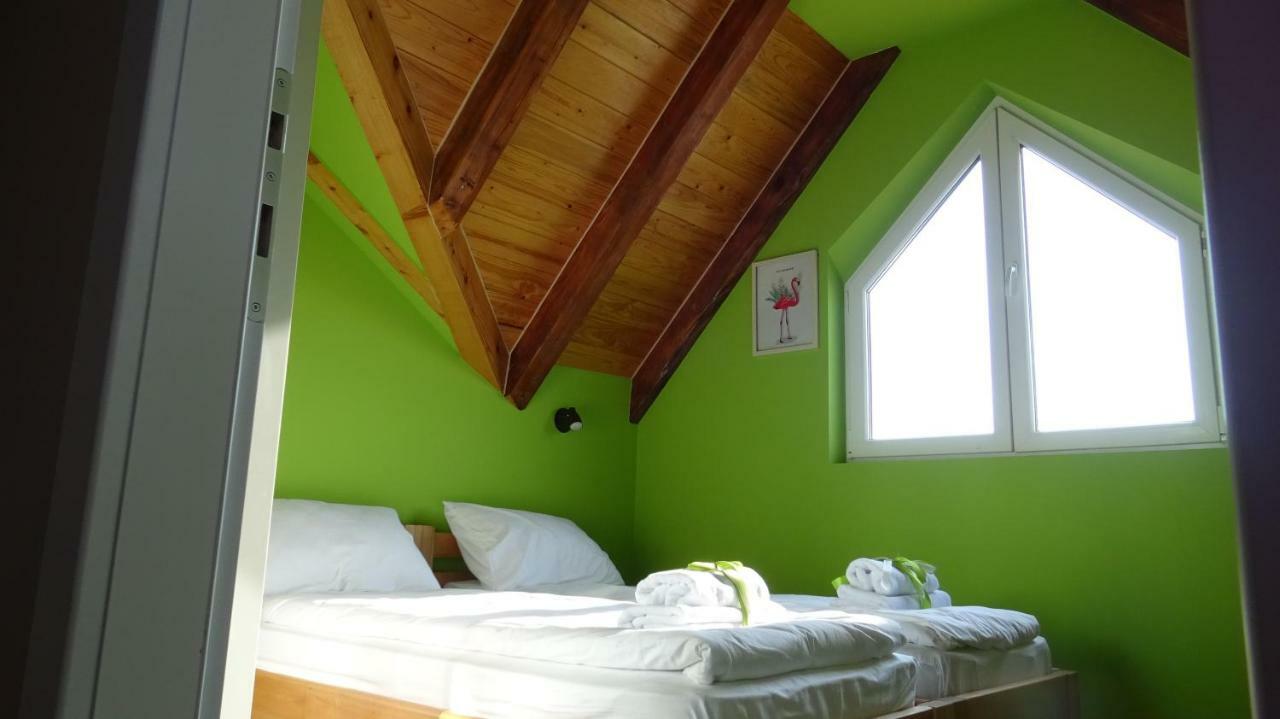 Apartmani Bojeresku Νεγκοτίν Εξωτερικό φωτογραφία