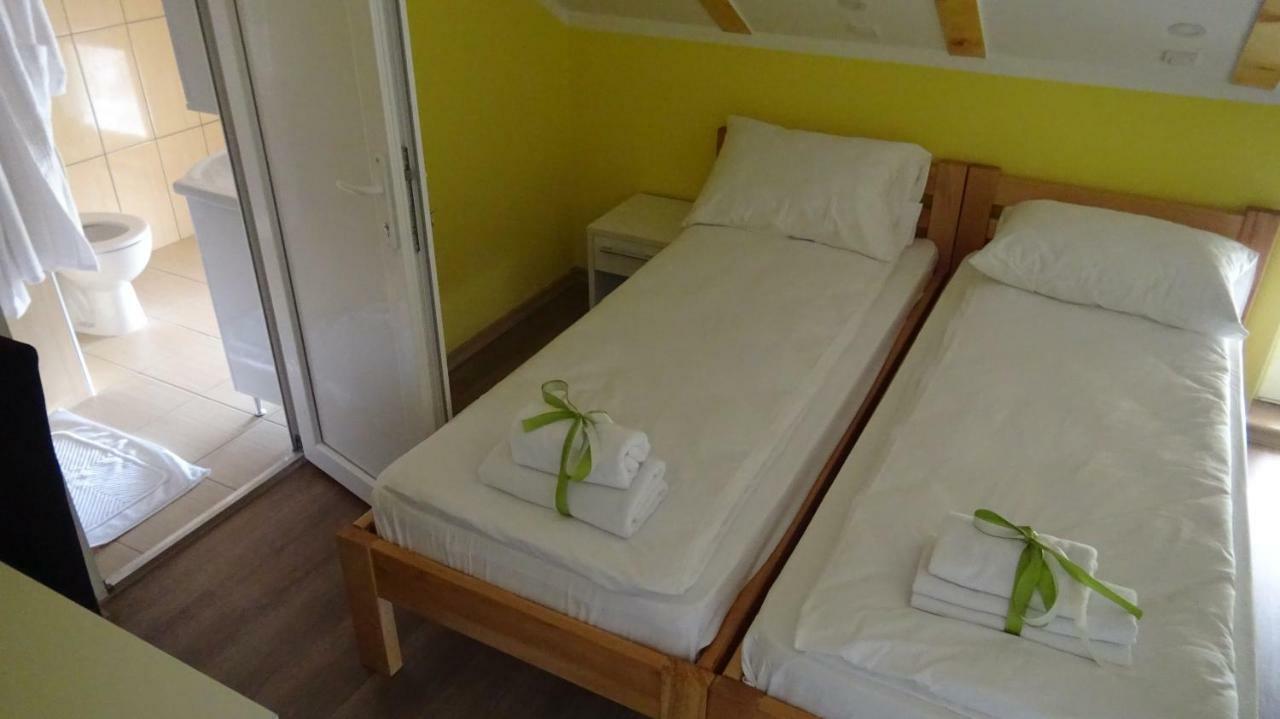 Apartmani Bojeresku Νεγκοτίν Εξωτερικό φωτογραφία