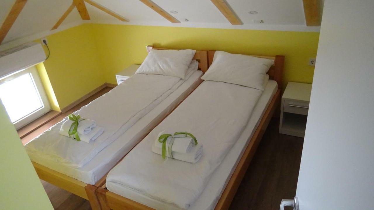 Apartmani Bojeresku Νεγκοτίν Εξωτερικό φωτογραφία
