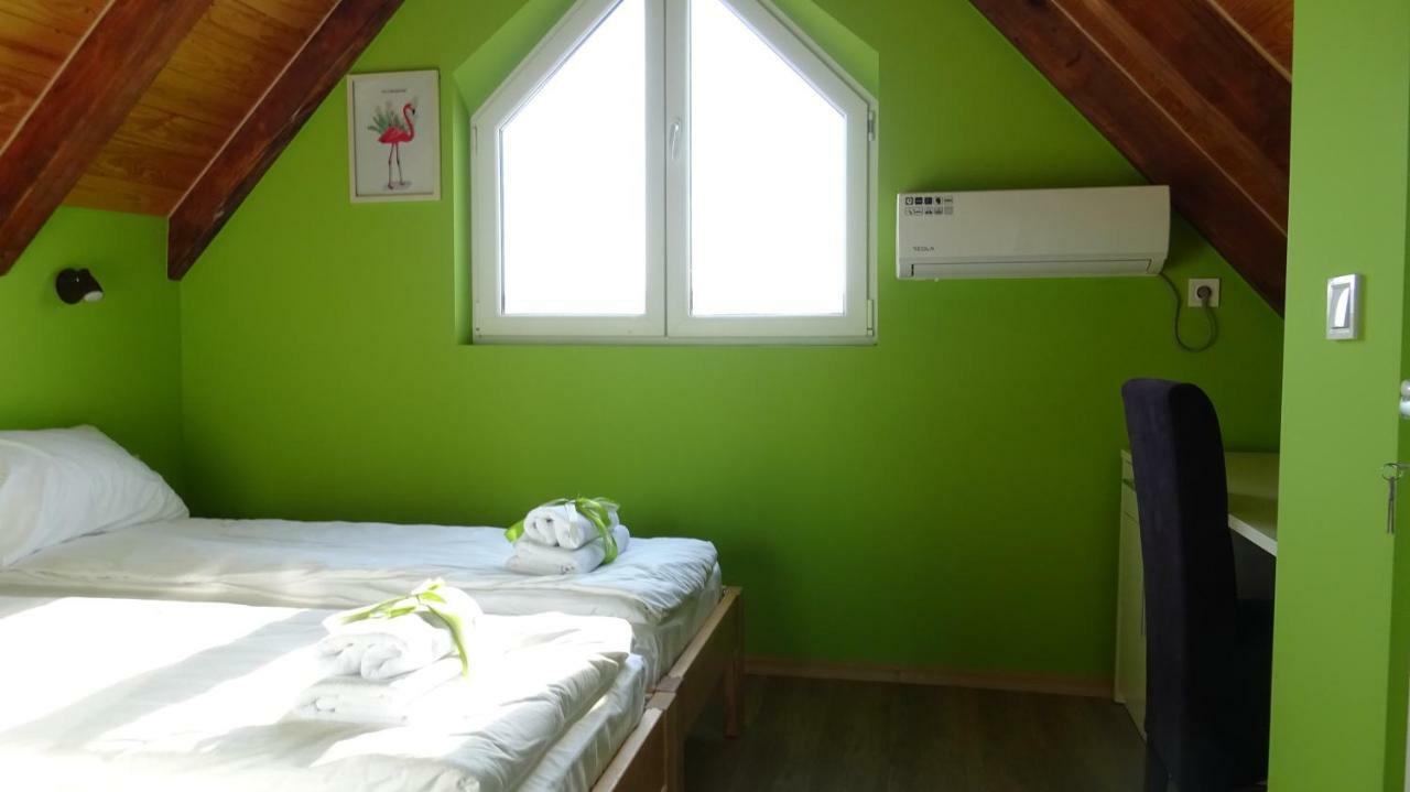 Apartmani Bojeresku Νεγκοτίν Εξωτερικό φωτογραφία